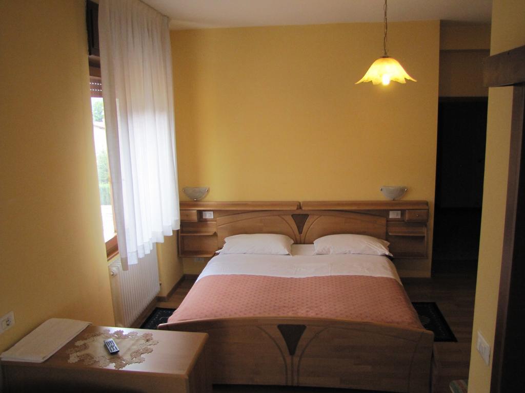 Hotel Cantaleone San Michele all'Adige Ruang foto
